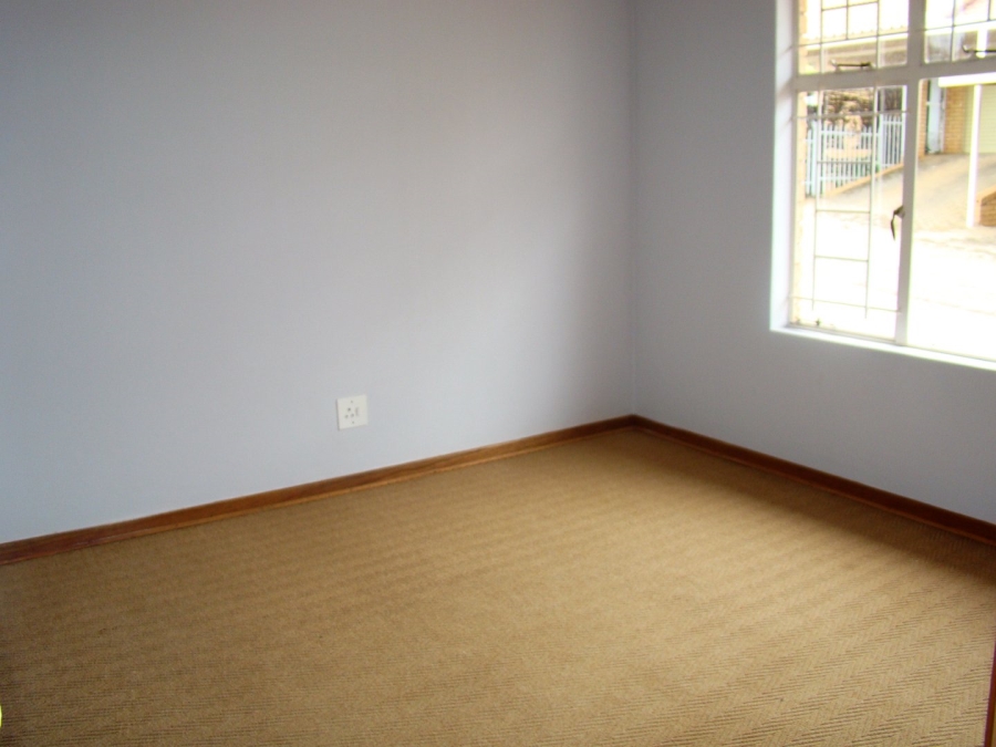 2 Bedroom Property for Sale in Langenhovenpark Free State